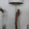 lampe en bois flotté avec abat jour recyclé (vendu sans ampoule)